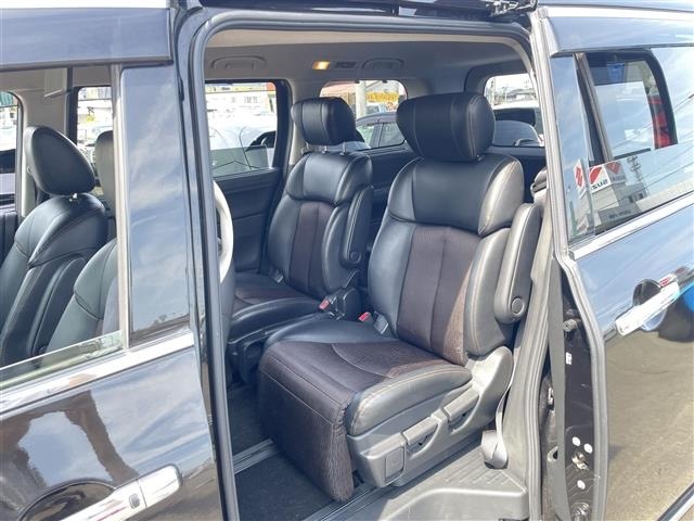 Nissan ELGRAND 2015 8080122-11
