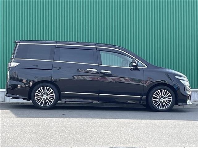 Nissan ELGRAND 2015 8080122-2