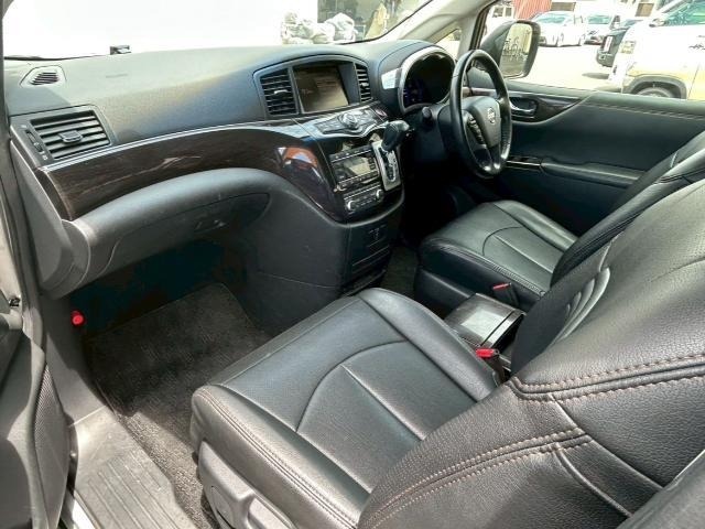 Nissan ELGRAND 2011 8080130-12