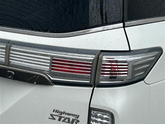 Nissan ELGRAND 2017 8080135-7