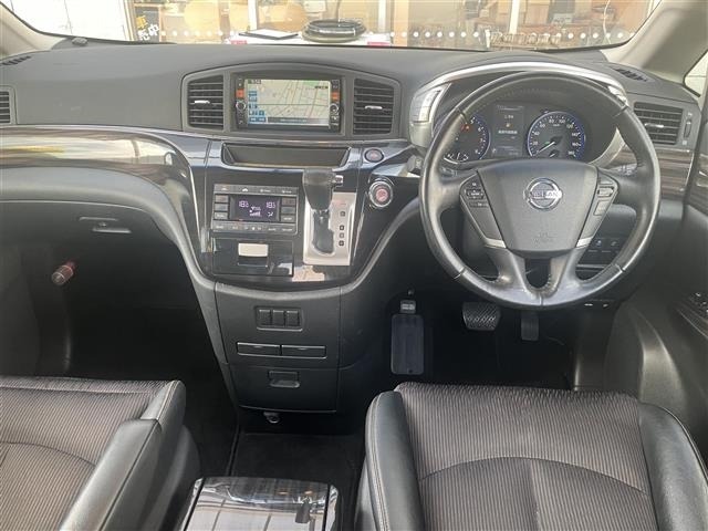 Nissan ELGRAND 2014 8080161-14