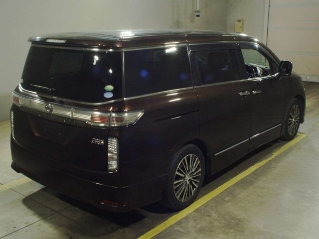 Nissan ELGRAND 2014 8080164-1