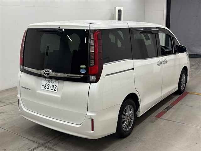 Toyota ESQUIRE 2016 8085434-5