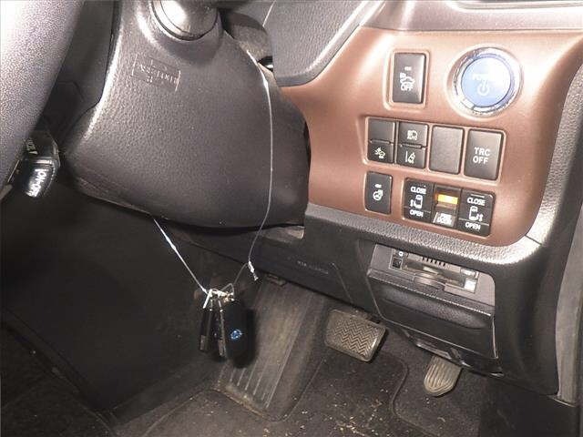 Toyota ESQUIRE 2017 8085437-9