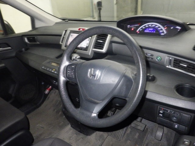 Honda FREED 2013 8079182-3