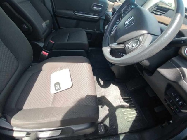 Honda FREED 2022 8079208-10