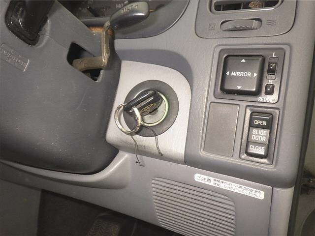 Toyota GRANVIA 1996 8086173-8