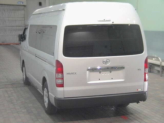 Toyota HIACE COMMUTER 2024 8083212-1