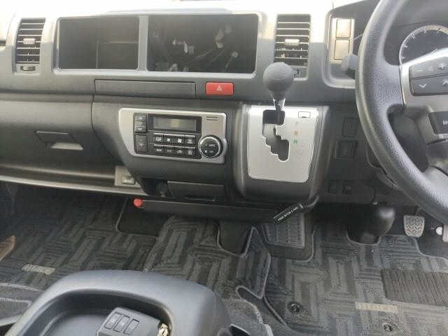 Toyota HIACE COMMUTER 2024 8083212-6