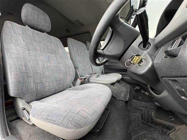 Toyota HIACE COMMUTER 2006 8083233-12