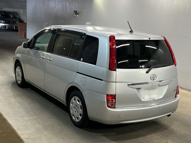 Toyota ISIS 2010 8084806-1