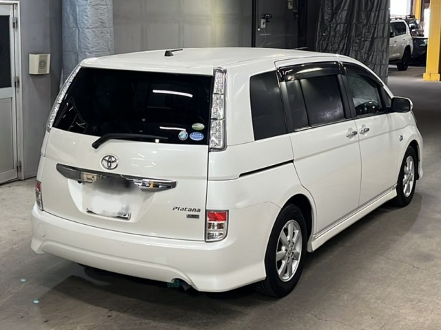 Toyota ISIS 2012 8084807-5