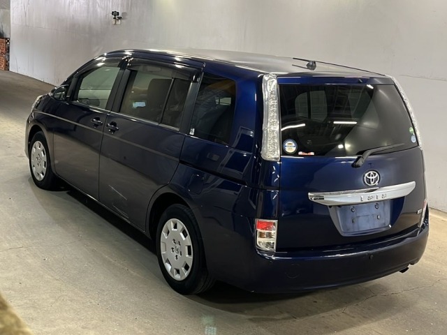 Toyota ISIS 2013 8084808-1
