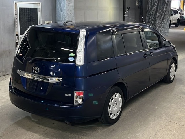Toyota ISIS 2013 8084808-5