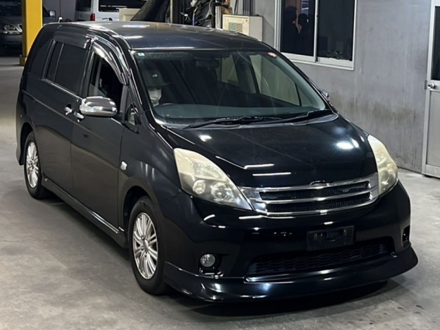 Toyota ISIS 2012 8084810-4