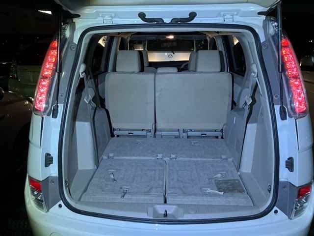 Toyota ISIS 2016 8084811-10