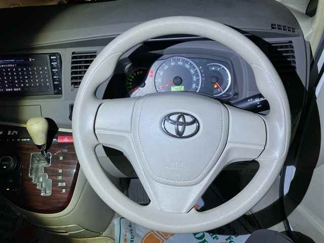 Toyota ISIS 2016 8084811-3