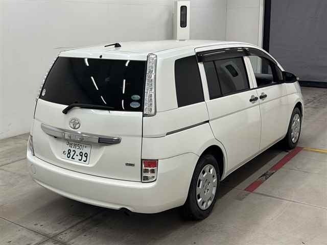 Toyota ISIS 2016 8084811-5