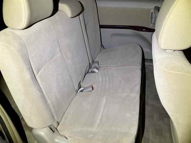 Toyota ISIS 2016 8084811-8