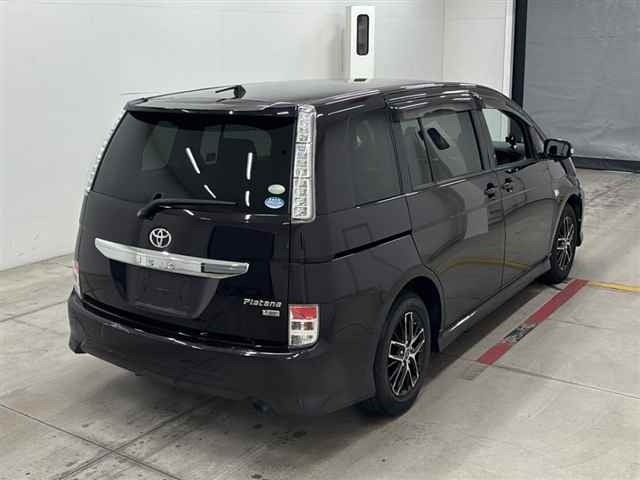 Toyota ISIS 2012 8084812-5