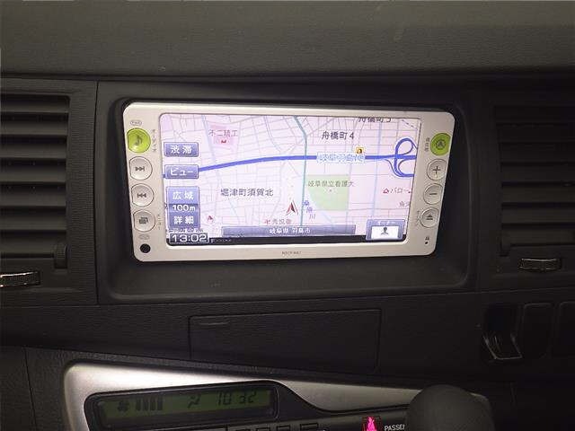 Toyota ISIS 2011 8084816-6