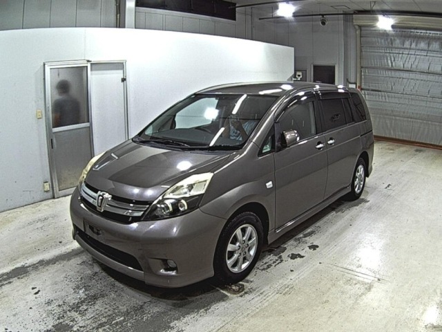 Toyota ISIS 2011 8084818-4
