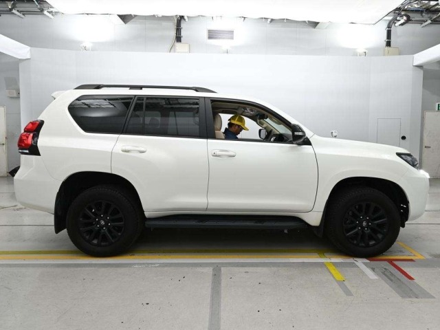 Toyota LAND CRUISER PRADO 2023 8084603-3
