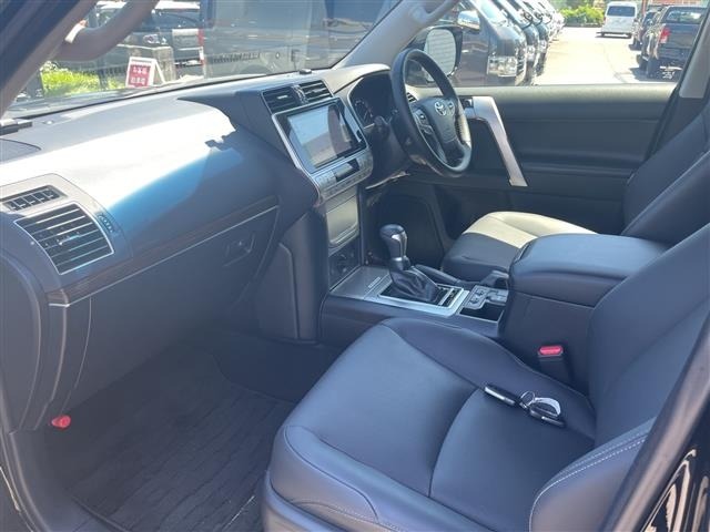 Toyota LAND CRUISER PRADO 2023 8084961-4