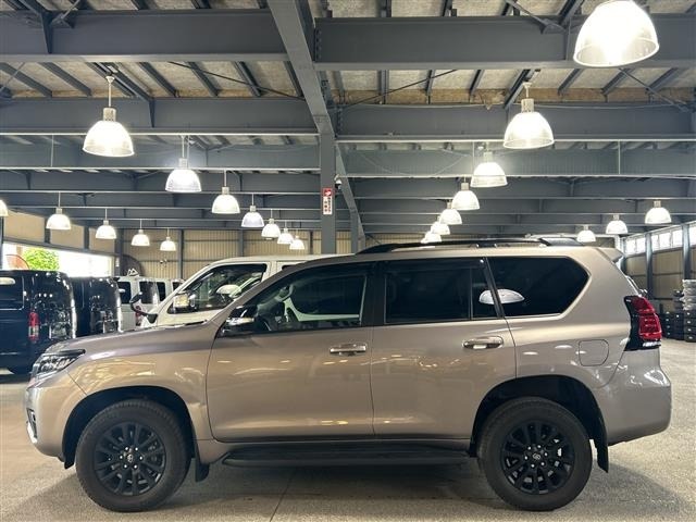 Toyota LAND CRUISER PRADO 2023 8084967-13