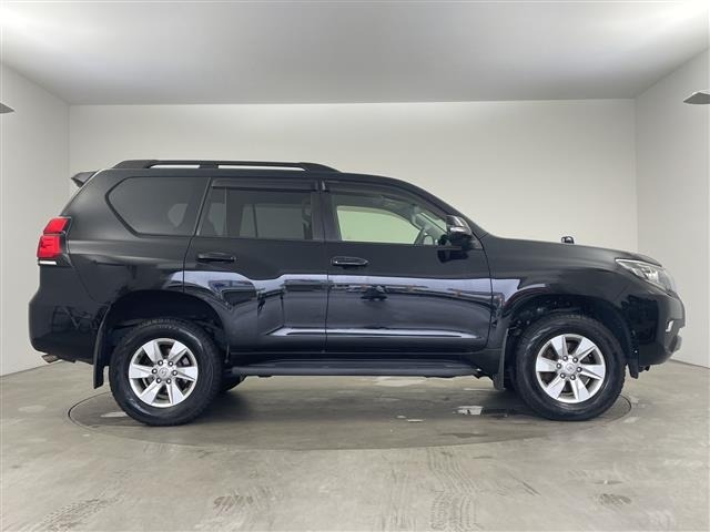 Toyota LAND CRUISER PRADO 2017 8084977-19