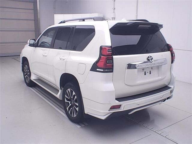 Toyota LAND CRUISER PRADO 2023 8084996-1