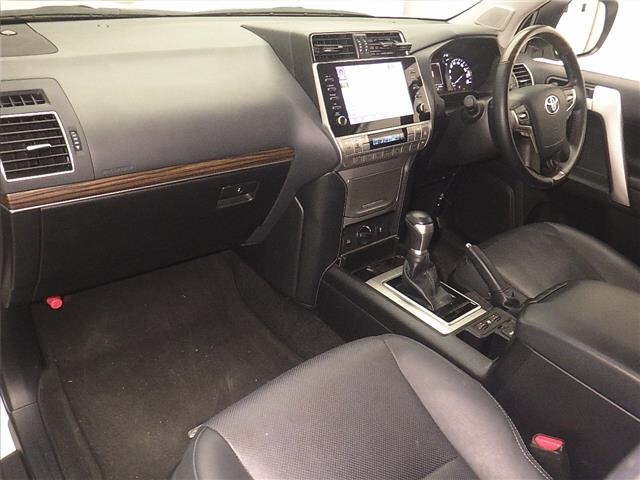 Toyota LAND CRUISER PRADO 2023 8084996-4