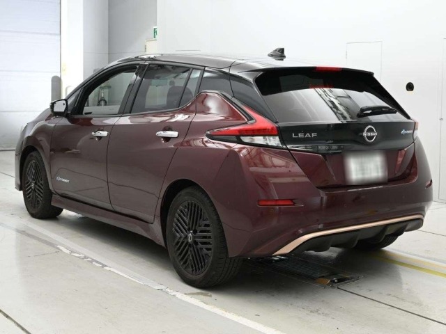 Nissan LEAF 2023 8085071-6