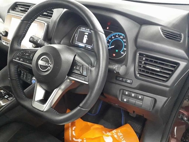 Nissan LEAF 2023 8085071-9