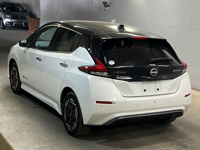 Nissan LEAF 2023 8085078-1