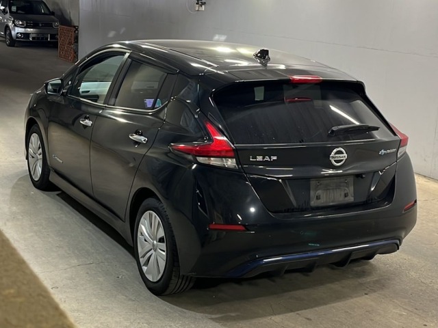 Nissan LEAF 2021 8085086-1