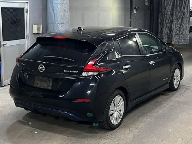Nissan LEAF 2021 8085086-5