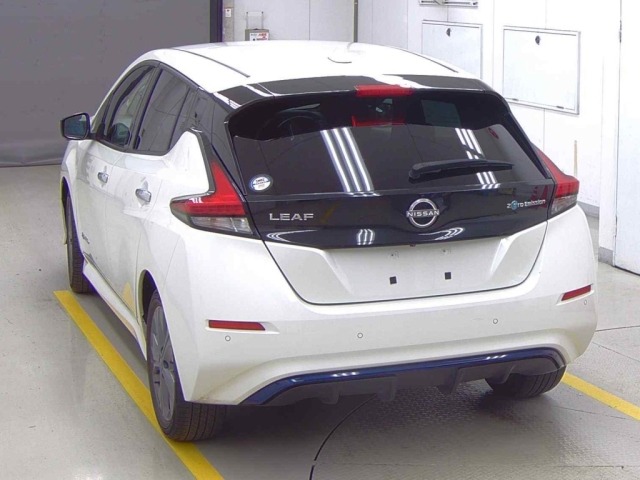 Nissan LEAF 2021 8085094-1