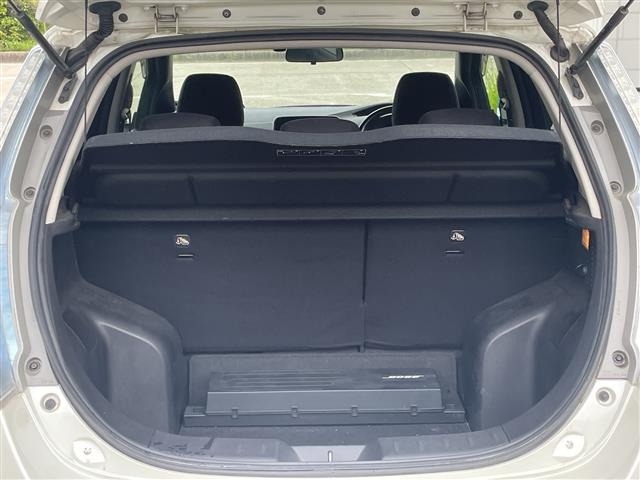 Nissan LEAF 2015 8085286-10