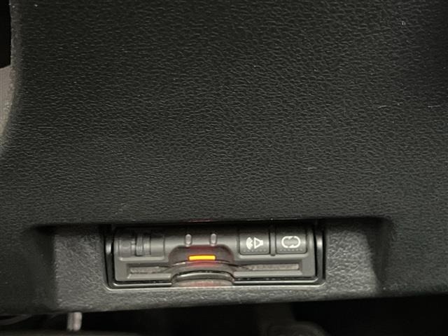 Nissan LEAF 2015 8085286-17