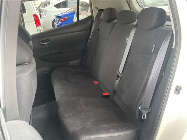 Nissan LEAF 2015 8085286-7