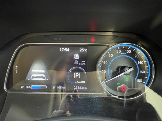 Nissan LEAF 2022 8085300-9