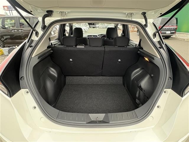 Nissan LEAF 2022 8085302-12