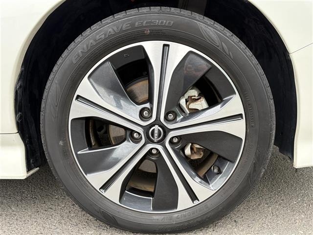 Nissan LEAF 2022 8085302-6