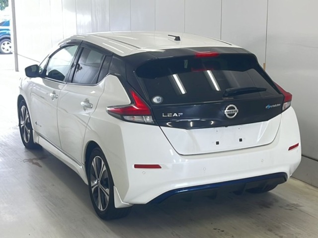 Nissan LEAF 2018 8085305-1