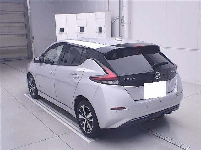 Nissan LEAF 2021 8085308-1