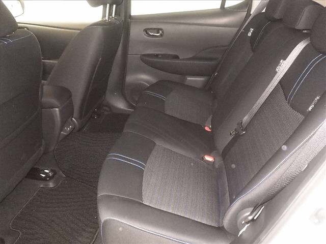 Nissan LEAF 2021 8085308-7