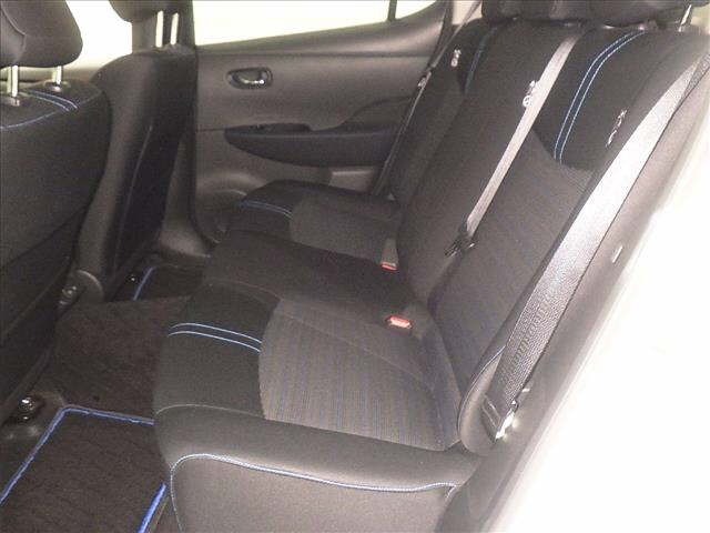 Nissan LEAF 2020 8085310-7