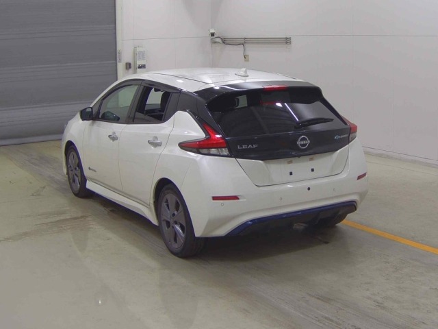 Nissan LEAF 2021 8085316-1