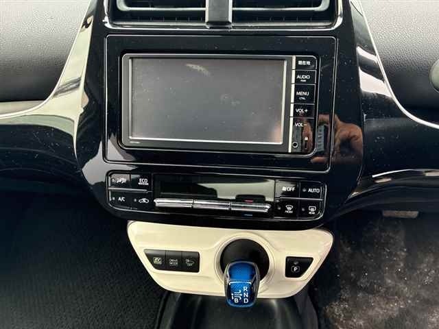 Toyota PRIUS 2016 8082845-6